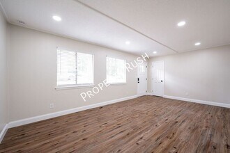 7736 Holiday Hills Cir in Chattanooga, TN - Building Photo - Building Photo