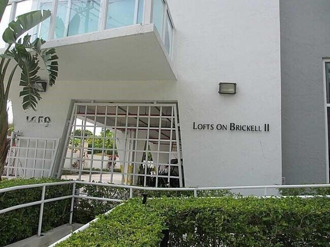 1650 Brickell Ave, Unit 206 in Miami, FL - Foto de edificio - Building Photo
