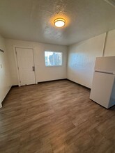 2128 W Broadway Ave in Moses Lake, WA - Building Photo - Building Photo
