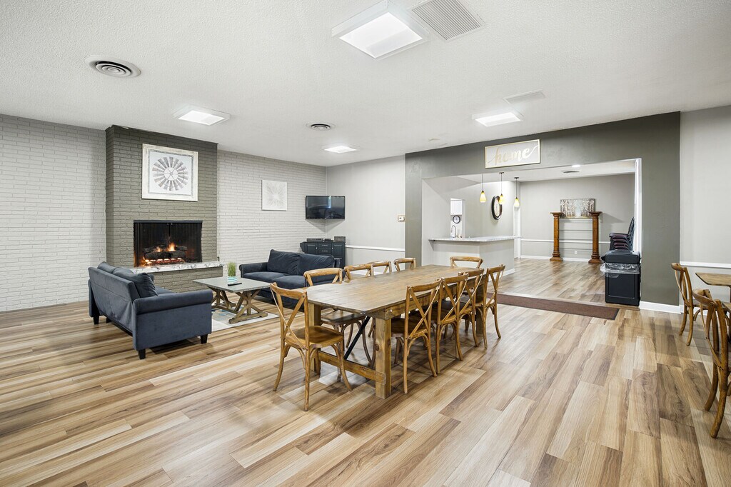 Surfside Towers Apartments in Eastlake, OH