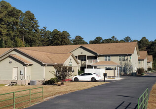 Pine Valley Apartments in Monticello, AR - Foto de edificio - Building Photo