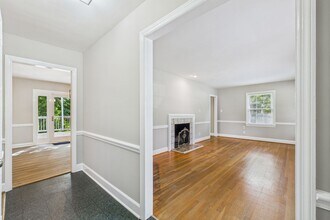 1103 Surry Dr in Greensboro, NC - Building Photo - Building Photo