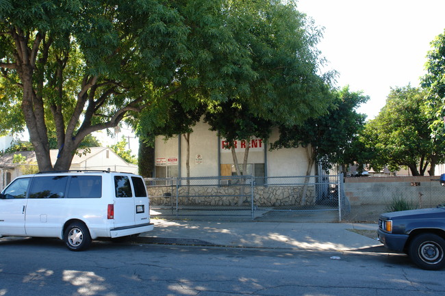 14850 Delano St in Van Nuys, CA - Foto de edificio - Building Photo