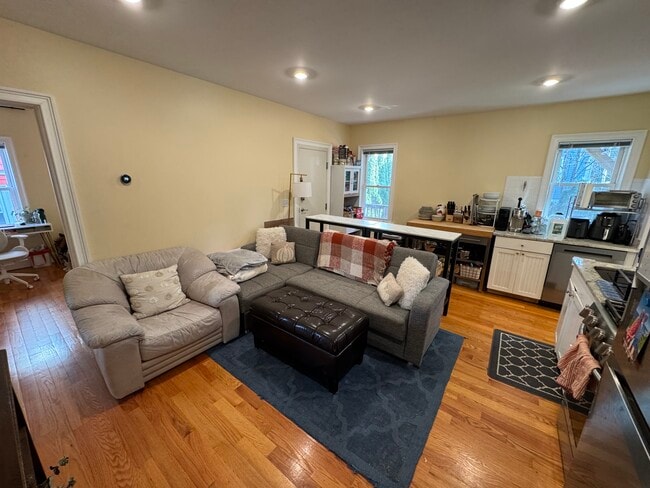 30 Cambridge Ter, Unit 2 in Cambridge, MA - Building Photo - Building Photo