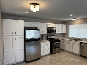 1856 Nebula Dr in Las Vegas, NV - Building Photo - Building Photo