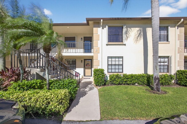 202 Pinecrest Cir in Jupiter, FL - Building Photo - Building Photo