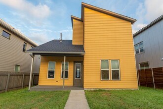 5825 Pinon Vista Dr in Austin, TX - Building Photo - Building Photo
