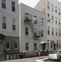 313 Eckford St in Brooklyn, NY - Building Photo
