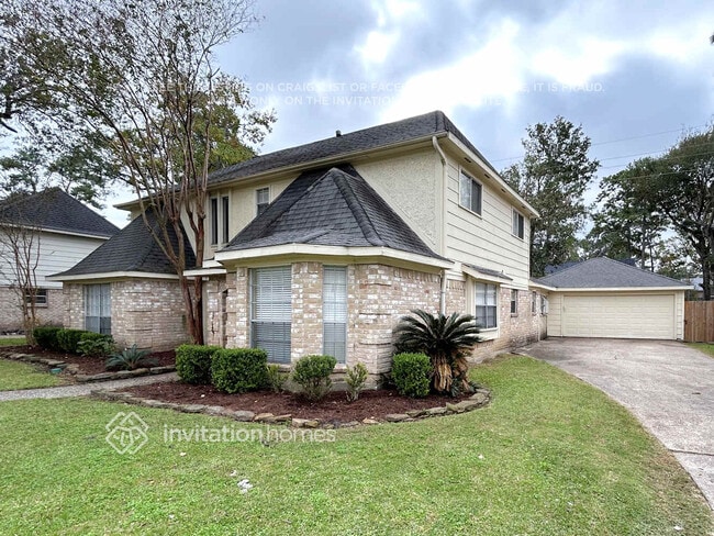 15027 Pebble Bend Dr in Houston, TX - Building Photo - Building Photo