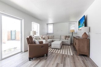 640 Broadway St in Longboat Key, FL - Building Photo - Building Photo