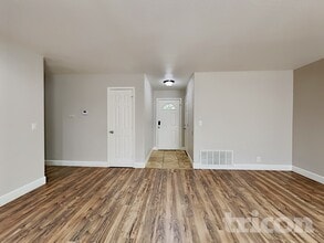 234 Yellowstone Dr in Vacaville, CA - Foto de edificio - Building Photo