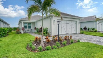 8168 Sternway Rd in Sarasota, FL - Building Photo