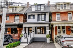 32 Cumberland Ave in Hamilton, ON - Building Photo