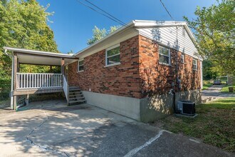 3776 Feather Ln in Elsmere, KY - Foto de edificio - Building Photo