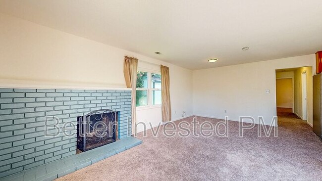 2617 W Steele Ln in Santa Rosa, CA - Building Photo - Building Photo