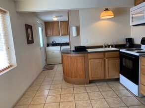 1227 Parkhill Dr in Billings, MT - Foto de edificio - Building Photo