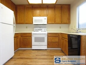 880 S Orchard Ave in Ukiah, CA - Building Photo - Building Photo