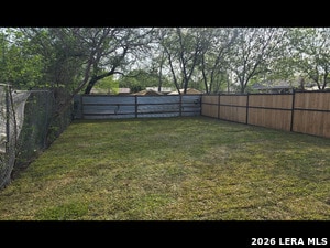 2610 Woodbury St in San Antonio, TX - Building Photo - Building Photo