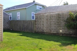 5 Pennacook St in Newport, RI - Building Photo - Building Photo