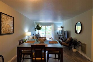 288 Whitmore St, Unit 127 in Oakland, CA - Building Photo - Building Photo