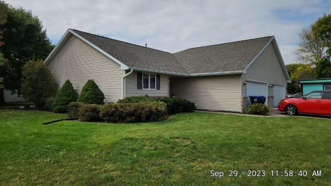 3181 Westowne Ct in Appleton, WI - Building Photo - Building Photo