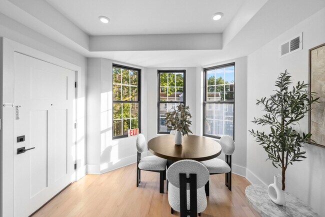 124 Glenwood Ave in Jersey City, NJ - Building Photo - Building Photo