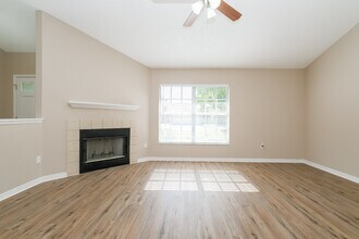 8710 Mc Adam Pl in Tampa, FL - Building Photo - Building Photo