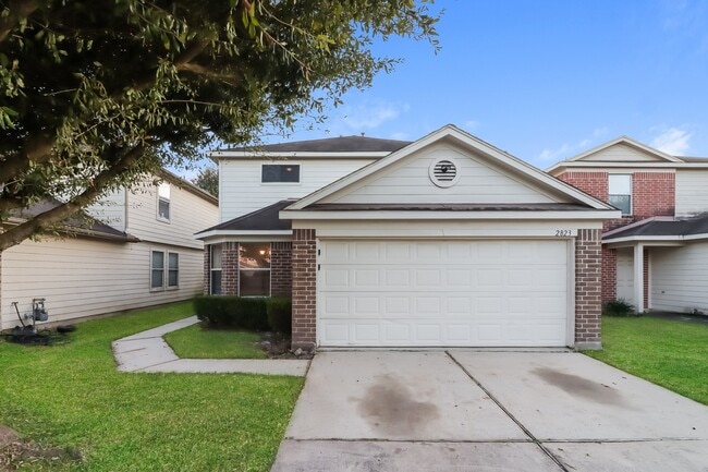 2823 Packard Elm St