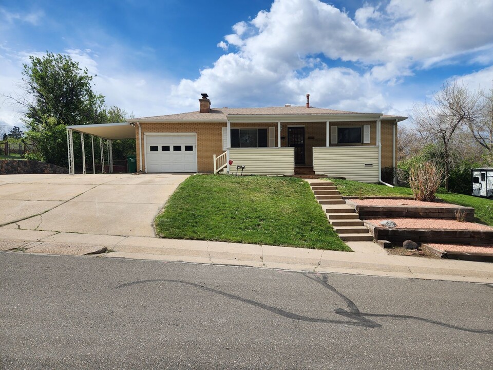 12347 W Arizona Ave in Lakewood, CO - Building Photo