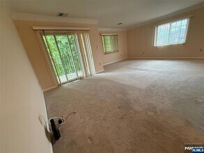 289 Valley Blvd, Unit 2B in Wood Ridge, NJ - Building Photo - Building Photo