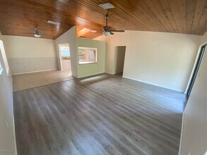 594 San Luis St SW in Palm Bay, FL - Building Photo - Building Photo