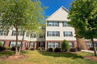 Providence Pointe in Winston-Salem, NC - Foto de edificio - Building Photo