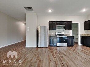 217 Concho River Dr in Glenn Heights, TX - Building Photo - Building Photo