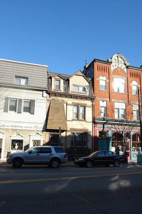 2015 E Carson St in Pittsburgh, PA - Foto de edificio