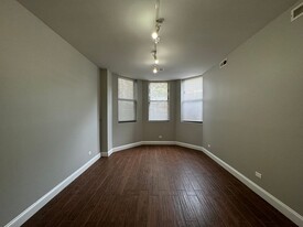 5402 N Winthrop Ave, Unit 2 in Chicago, IL - Building Photo - Building Photo