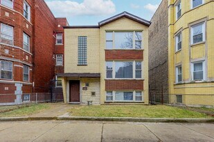 7637 S Essex Ave in Chicago, IL - Building Photo