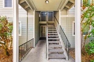 755 5th Ave NW in Issaquah, WA - Building Photo