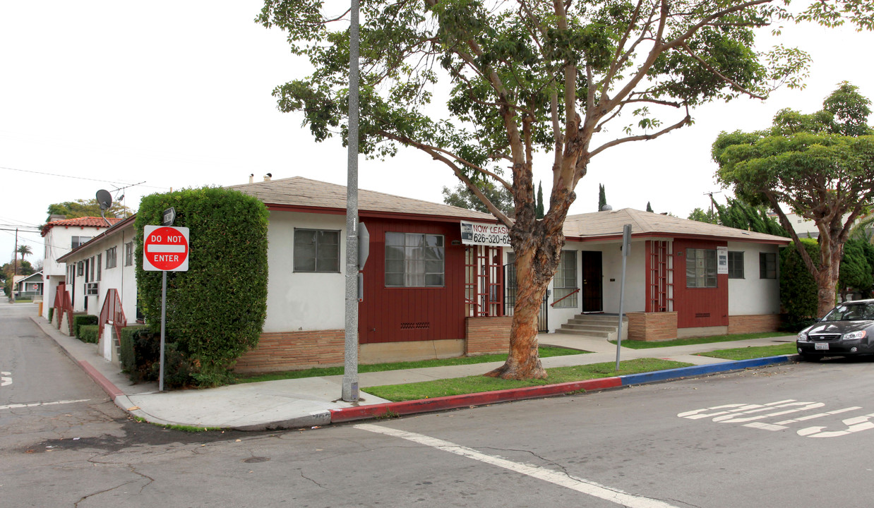 790 Saint Louis Ave in Long Beach, CA - Building Photo