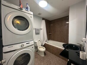 205 N 11th St, Unit 4F in Philadelphia, PA - Building Photo - Building Photo