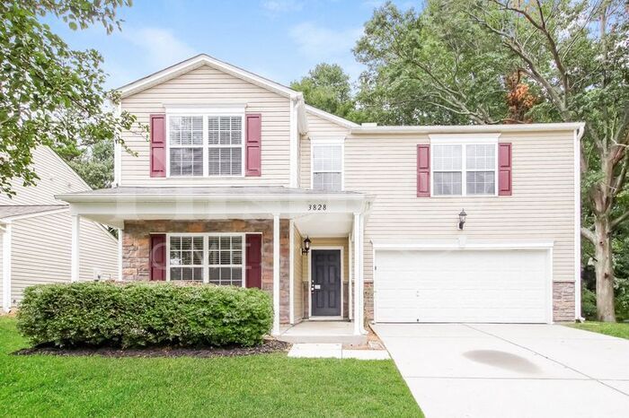 3828 Edgewood Terrace Rd in Greensboro, NC - Foto de edificio