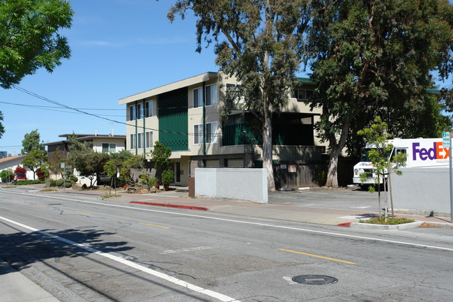 641 Masonic Way in Belmont, CA - Building Photo - Building Photo