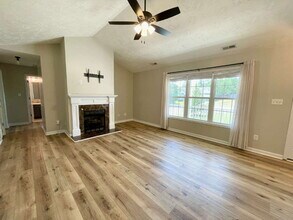 5325 Wallbrook Dr in Fayetteville, NC - Building Photo - Building Photo