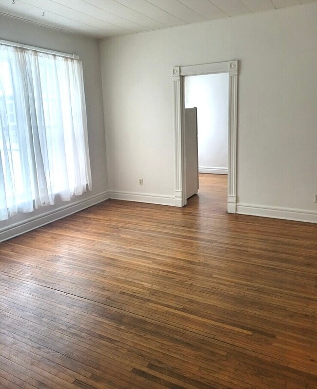 609 S Broad St, Unit Unit 2 in Mankato, MN - Foto de edificio - Building Photo