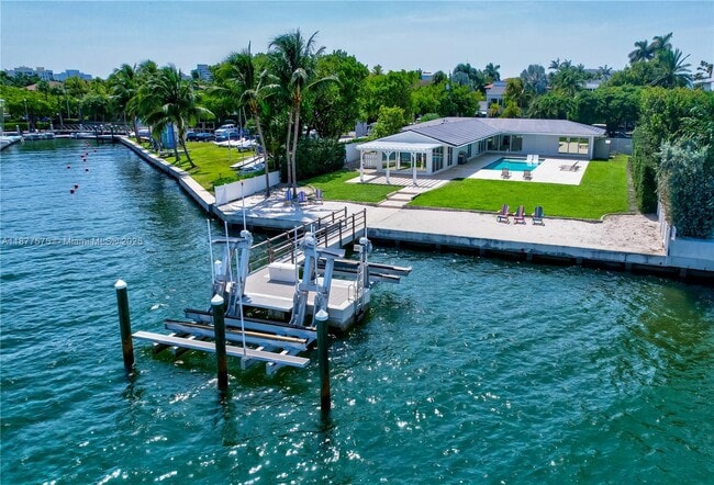 property at 200 Harbor Dr
