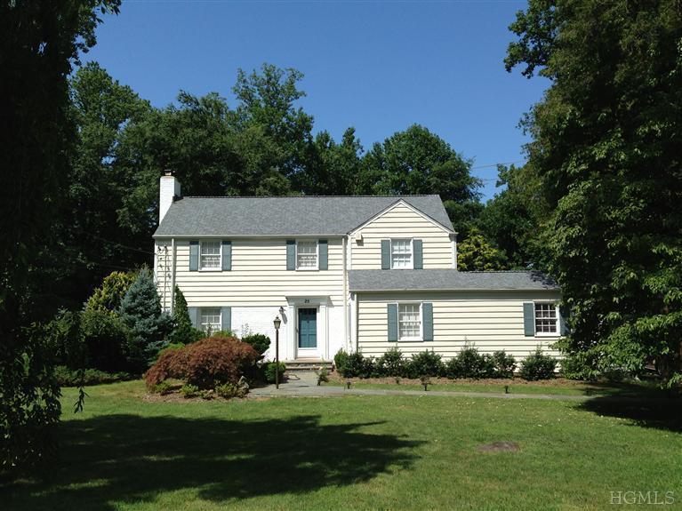 25 High Point Ln in Scarsdale, NY - Building Photo