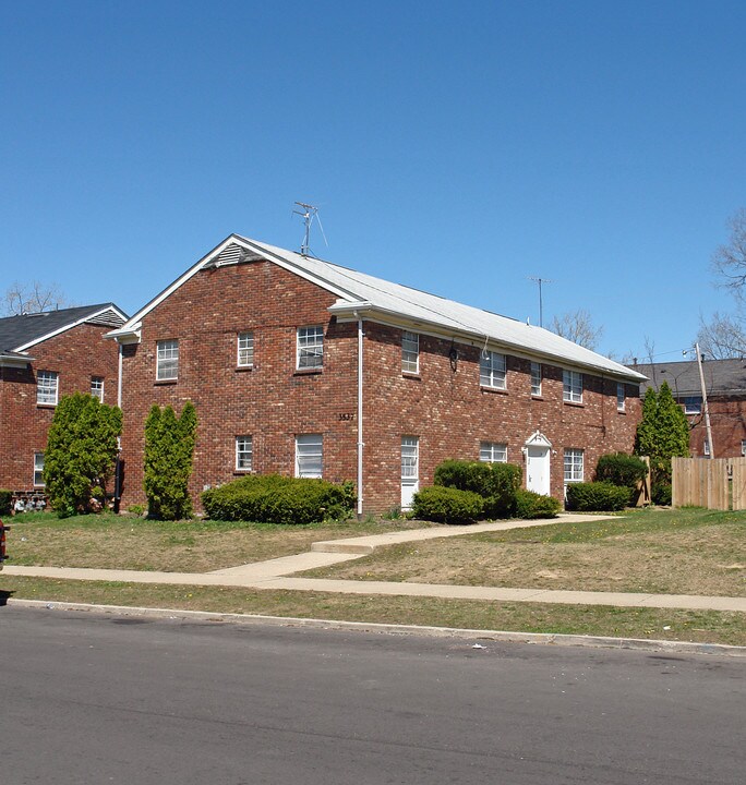 3537 Otterbein Ave in Dayton, OH - Foto de edificio