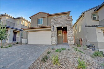 19 Strada Barbera in Henderson, NV - Building Photo - Building Photo