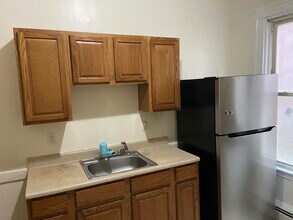 96 Winthrop St, Unit 1 in Boston, MA - Foto de edificio - Building Photo