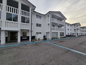 3704 Broadway in Ft. Myers, FL - Foto de edificio - Building Photo