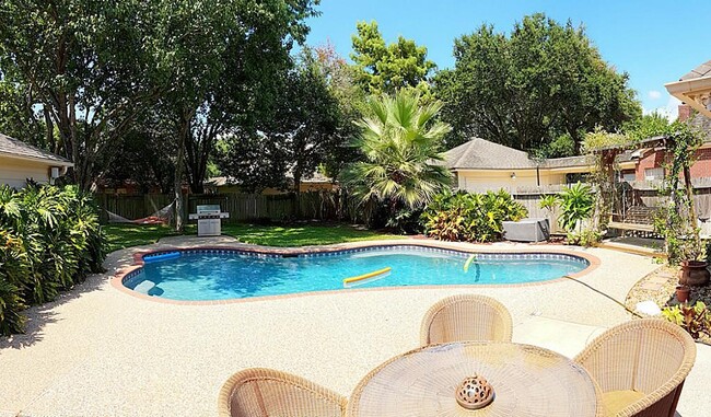 property at 3814 Bayou Bend Ct